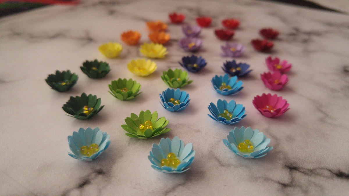 Mini Paper Flowers (Using Flower Cutter) – Alphe's Corner