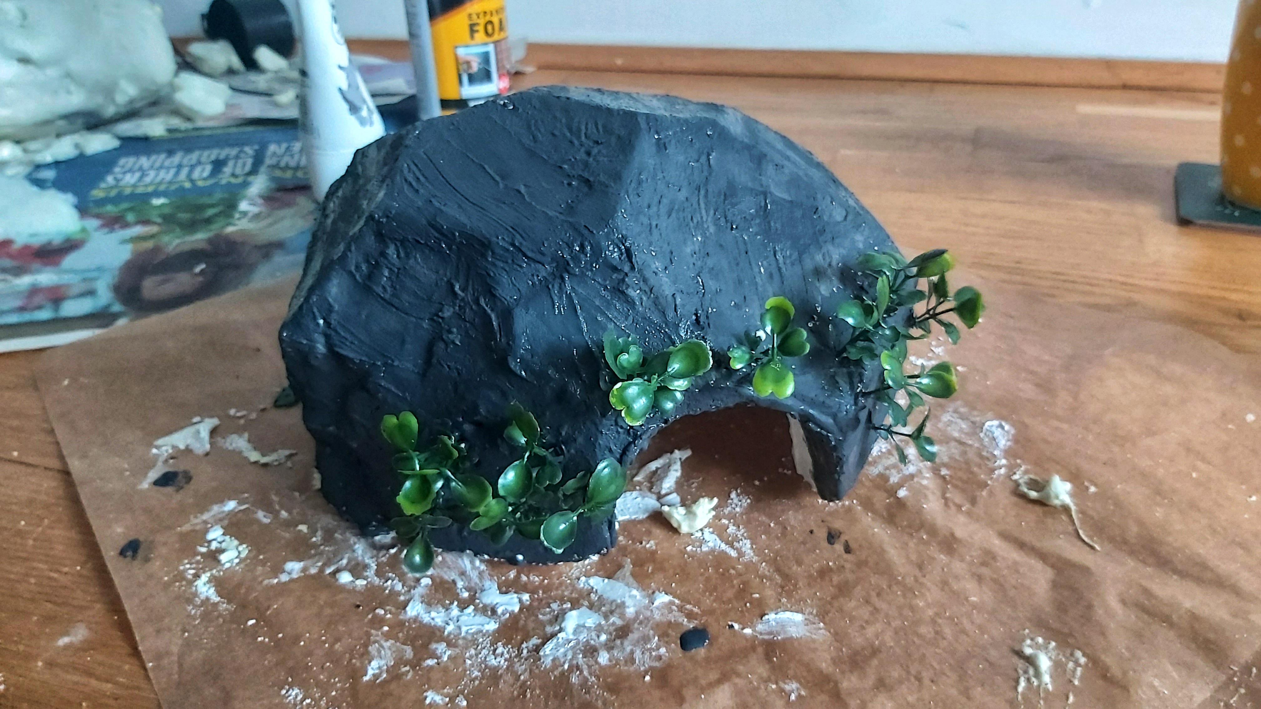 DIY reptile cave - beginnings of painting